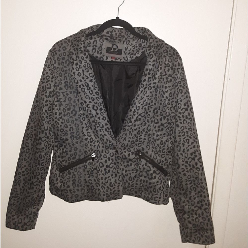 Dollhouse Gray and Black Cheetah Print Jacket Size Large